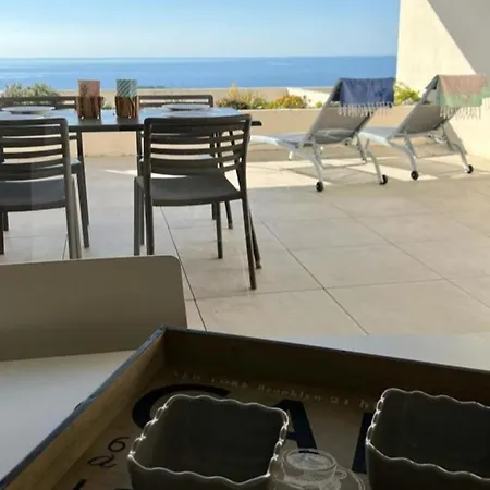 Superbe Vue Et Piscine Lägenhet