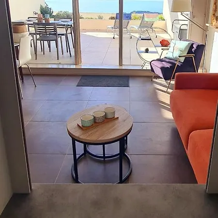 Superbe Vue Et Piscine Lägenhet